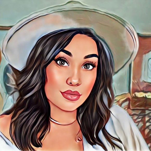 Meet your Posher, Stephanie - Picture 2 of 3